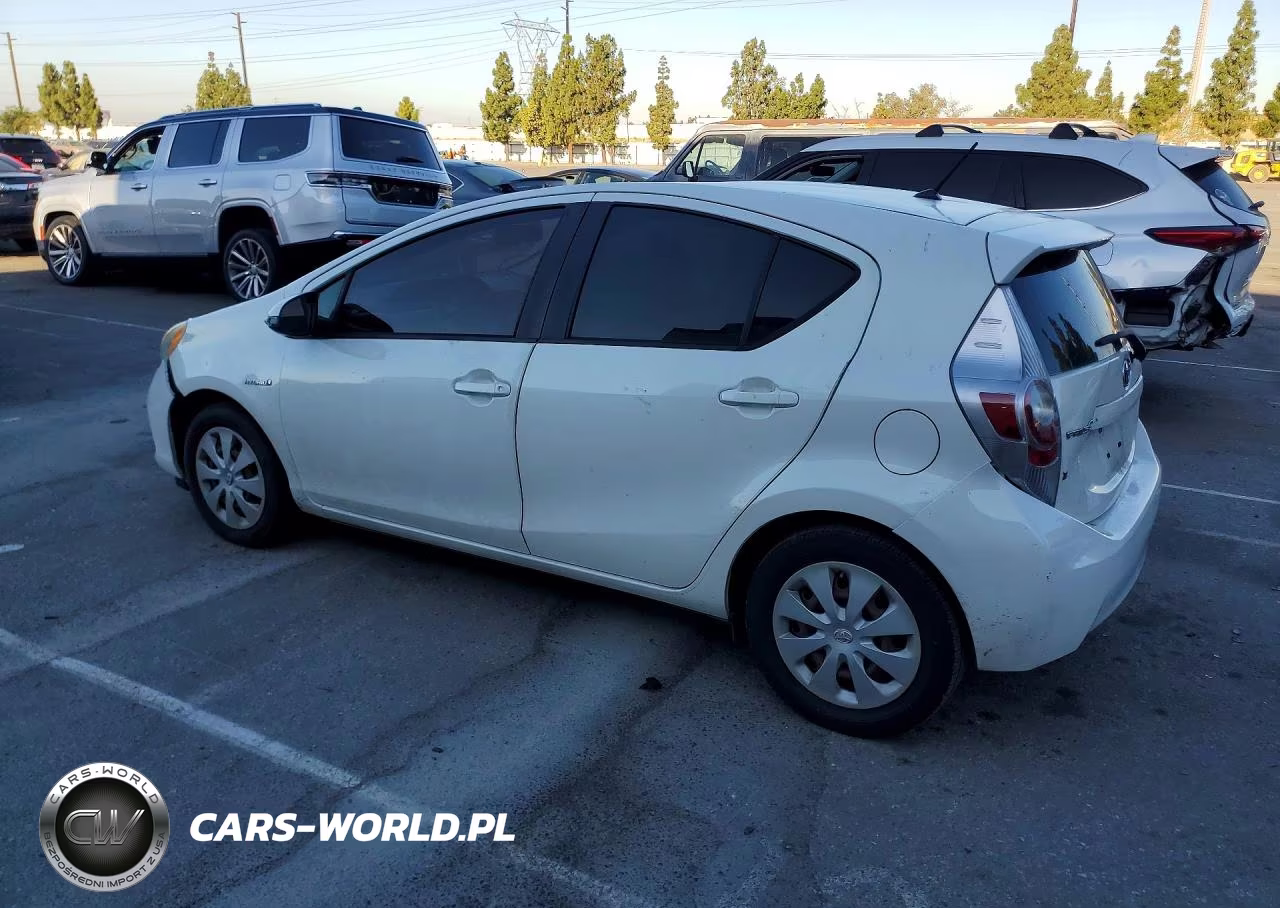 2014 Toyota Prius C One VIN:JTDKDTB37E1084857 - 2