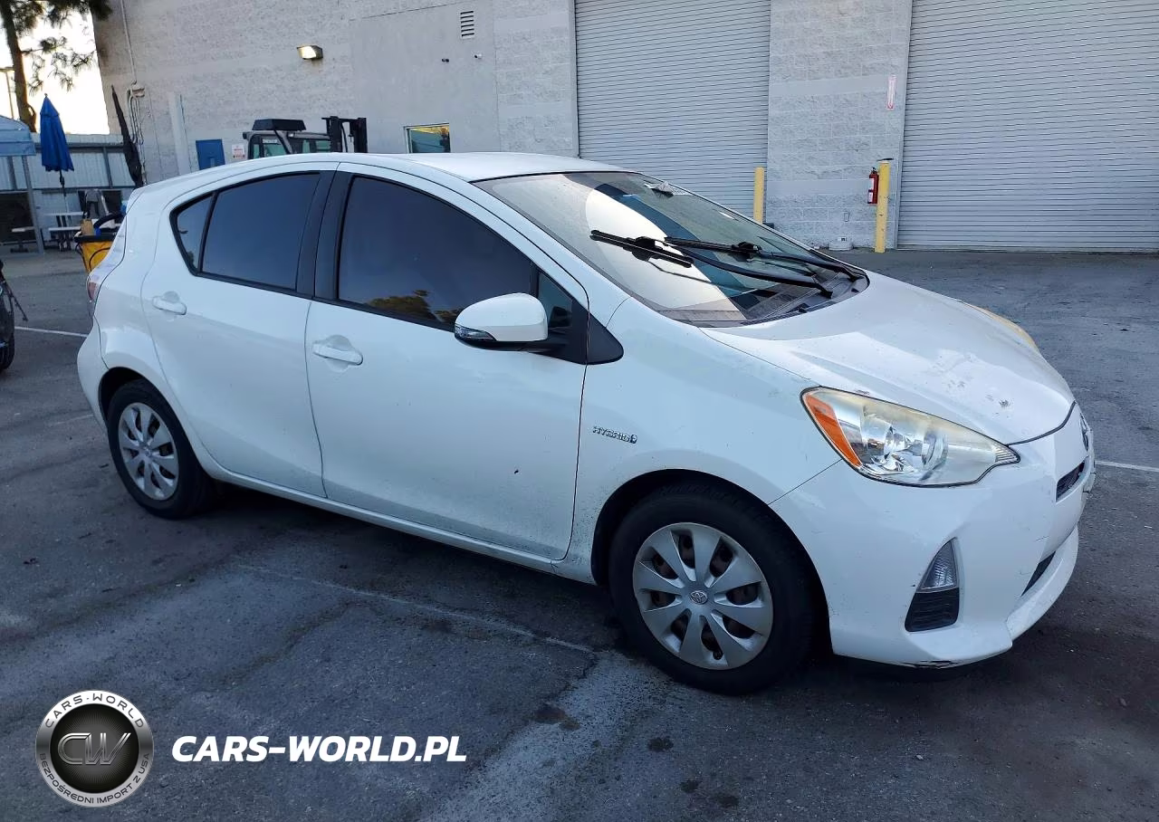2014 Toyota Prius C One VIN:JTDKDTB37E1084857 - 4