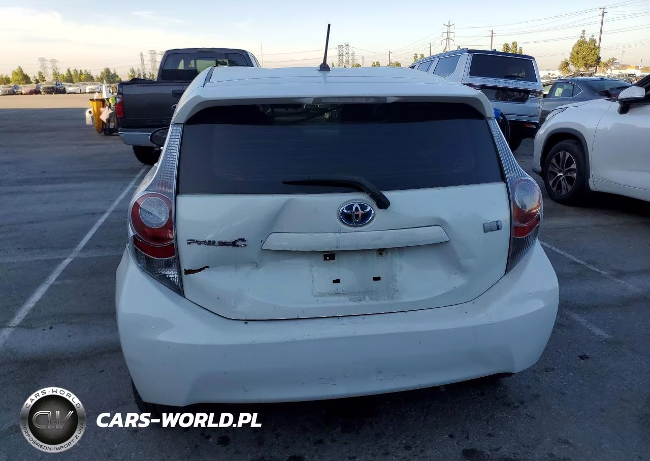2014 Toyota Prius C One VIN:JTDKDTB37E1084857 - 6