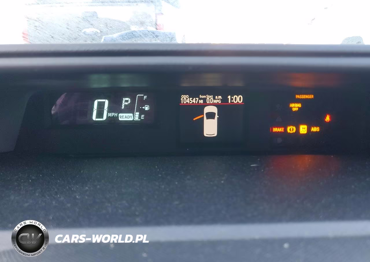 2014 Toyota Prius C One VIN:JTDKDTB37E1084857 - 9