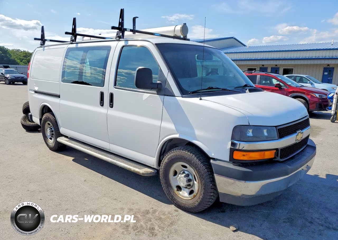 2018 Chevrolet Express G2500 VIN:1GCWGAFGXJ1906068 - 4