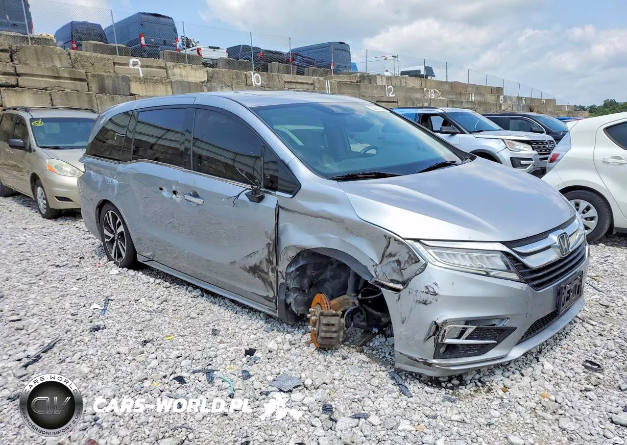 2019 Honda Odyssey Touring VIN:5FNRL6H81KB504458 - 4