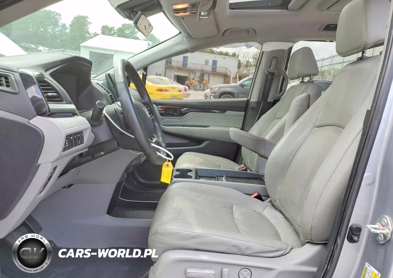 2019 Honda Odyssey Touring VIN:5FNRL6H81KB504458 - 7