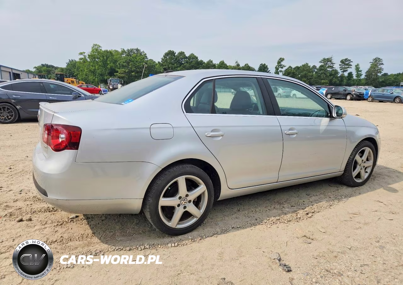 2010 Volkswagen Jetta Tdi VIN:3VWRL7AJ5AM043811 - 3