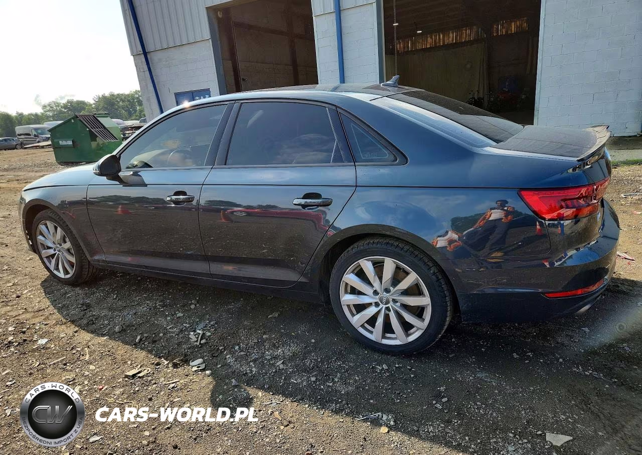 2017 Audi A4 Premium VIN:WAUANAF46HN008623 - 2