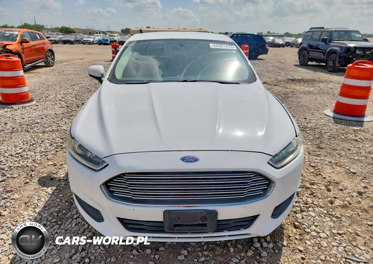 2013 Ford Fusion S VIN:3FA6P0G79DR226946 - 5