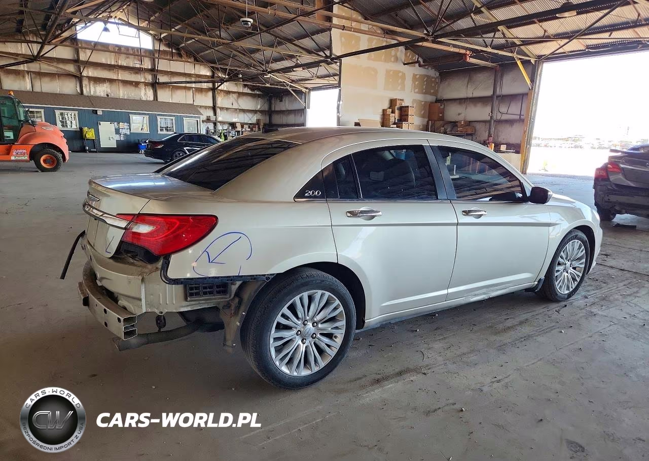 2013 Chrysler 200 Limited VIN:1C3CCBCG6DN711109 - 3