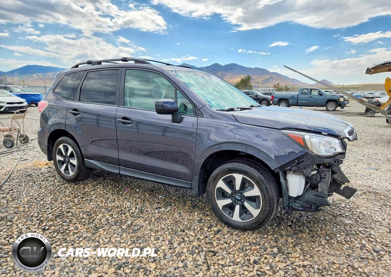 2018 Subaru Forester 2.5I Premium VIN:JF2SJAGC4JH581650 - 4