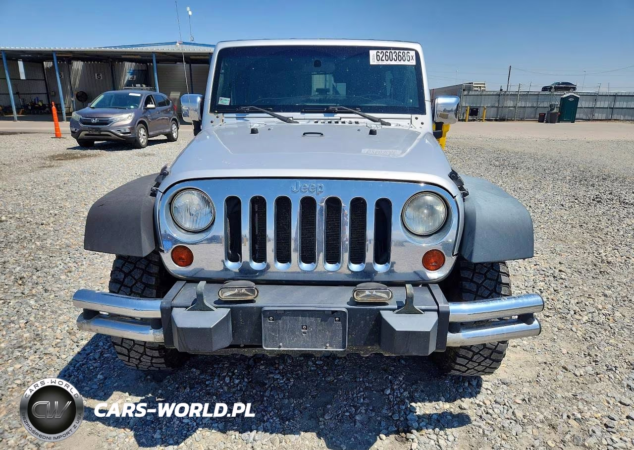 2008 Jeep Wrangler Unlimited Rubicon VIN:1J8GA69158L556043 - 5