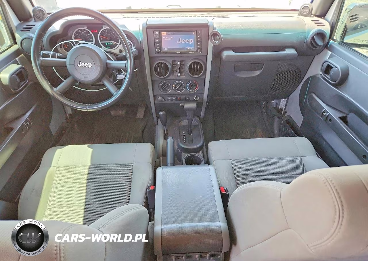 2008 Jeep Wrangler Unlimited Rubicon VIN:1J8GA69158L556043 - 8