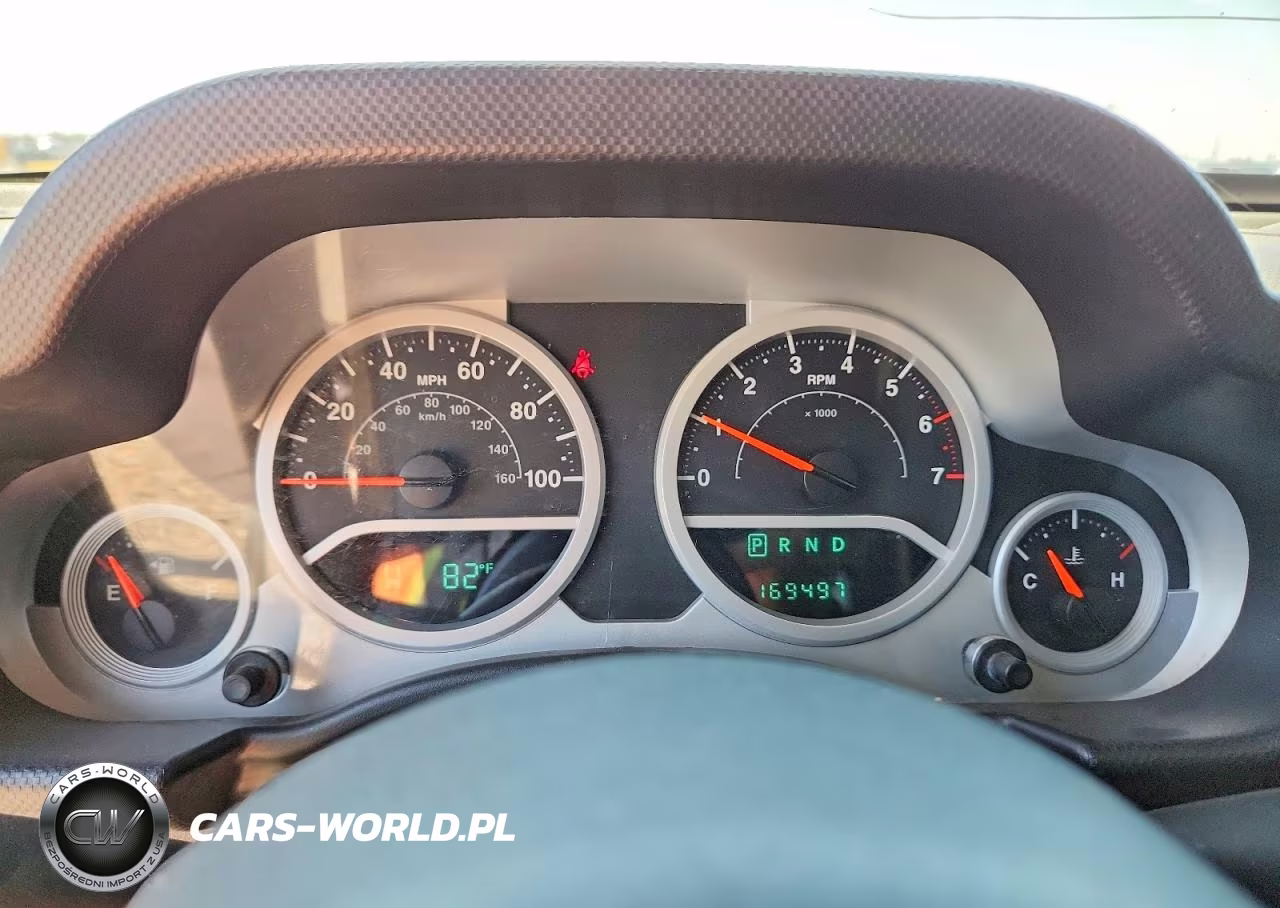 2008 Jeep Wrangler Unlimited Rubicon VIN:1J8GA69158L556043 - 9