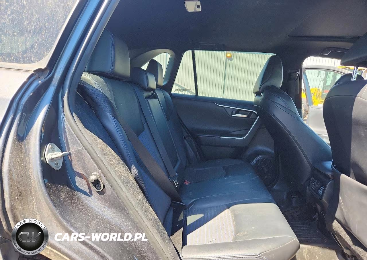 2020 Toyota Rav4 Xse VIN:2T3EWRFV3LW065887 - 10