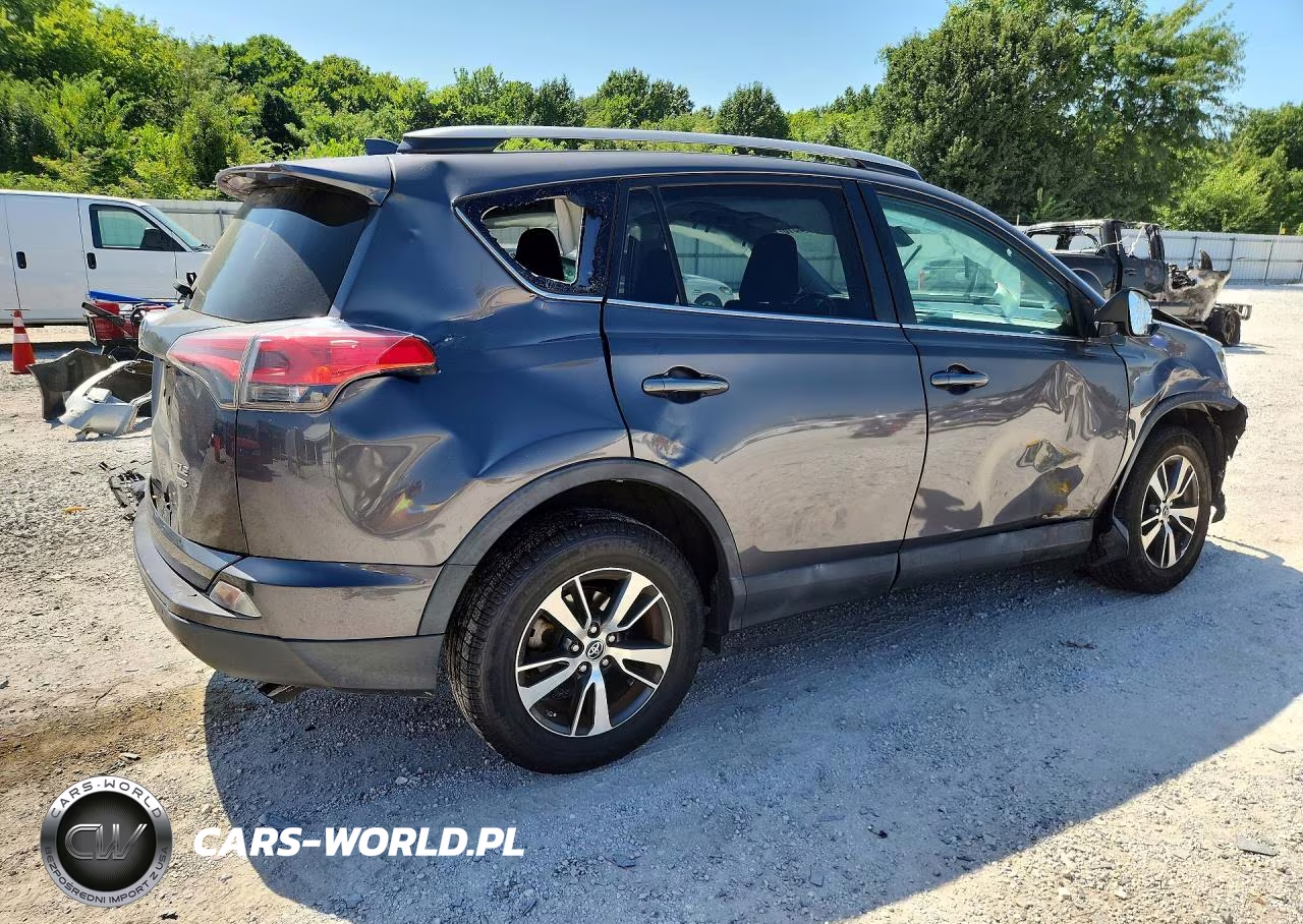 2018 Toyota Rav4 Xle VIN:2T3RFREV4JW726973 - 3