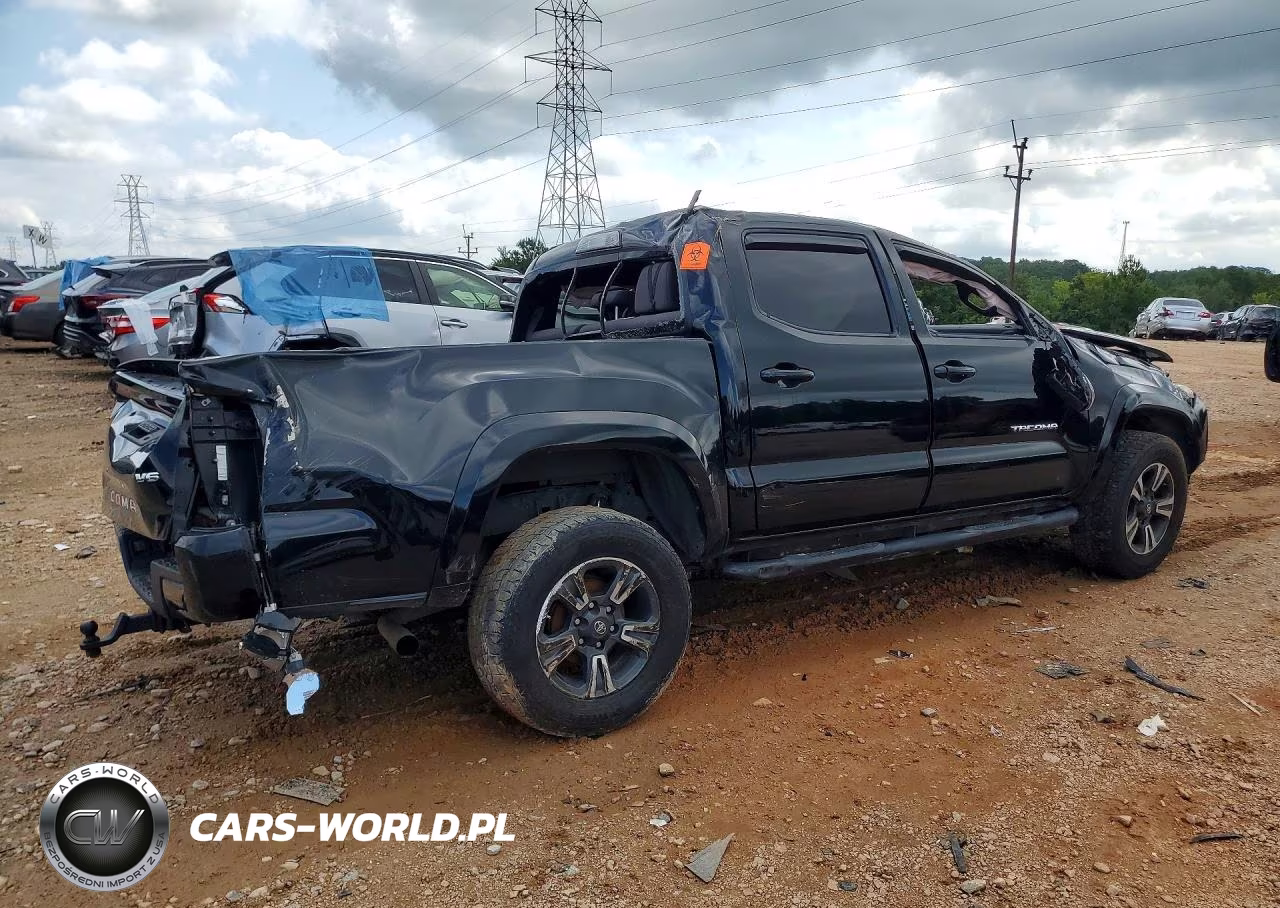 2018 Toyota Tacoma Trd Sport VIN:5TFAZ5CN9JX057241 - 3