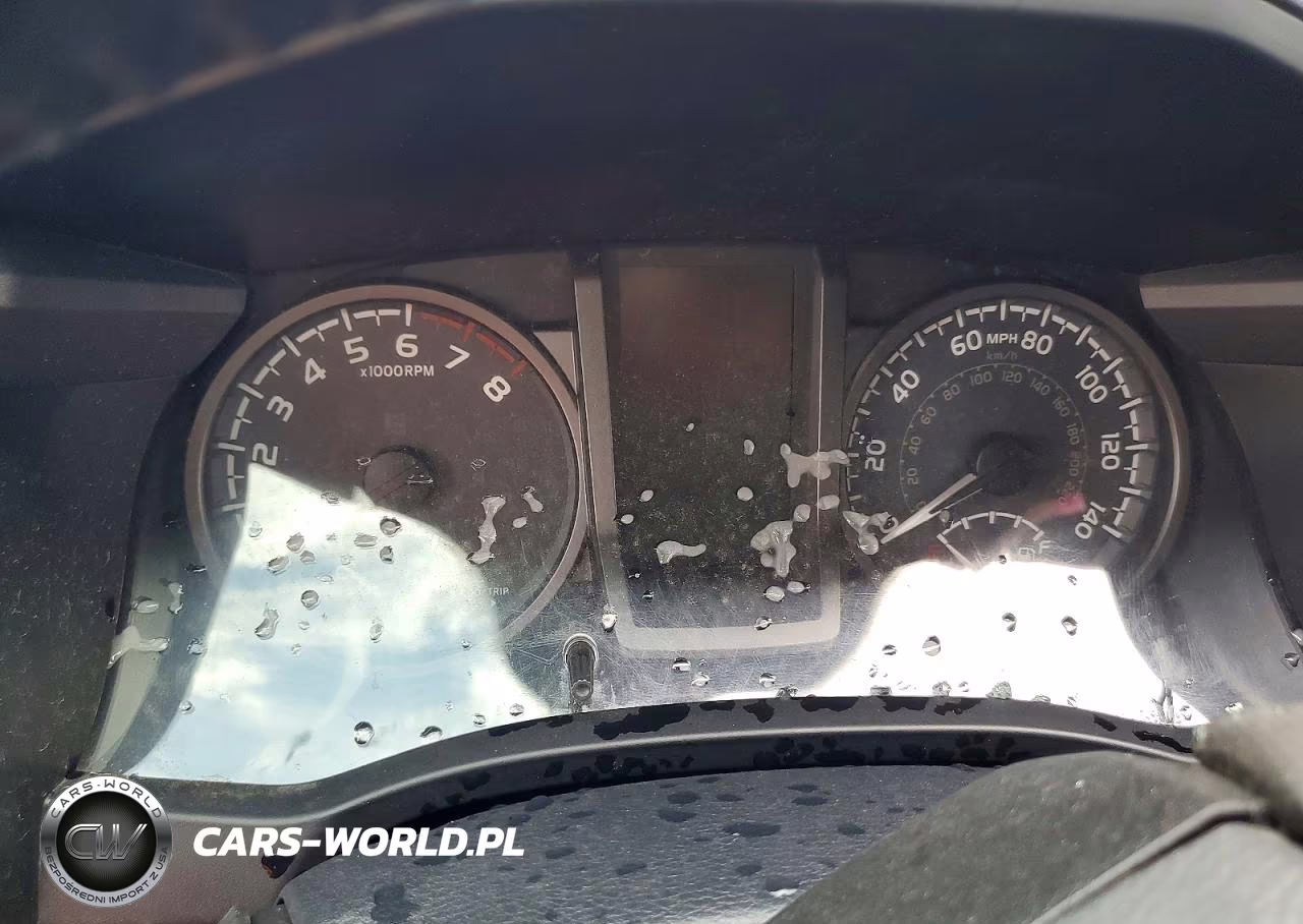 2018 Toyota Tacoma Trd Sport VIN:5TFAZ5CN9JX057241 - 9