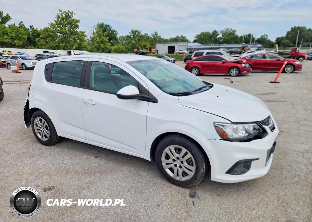 2019 Chevrolet Sonic VIN:1G1JG6SB9K4142918 - 4