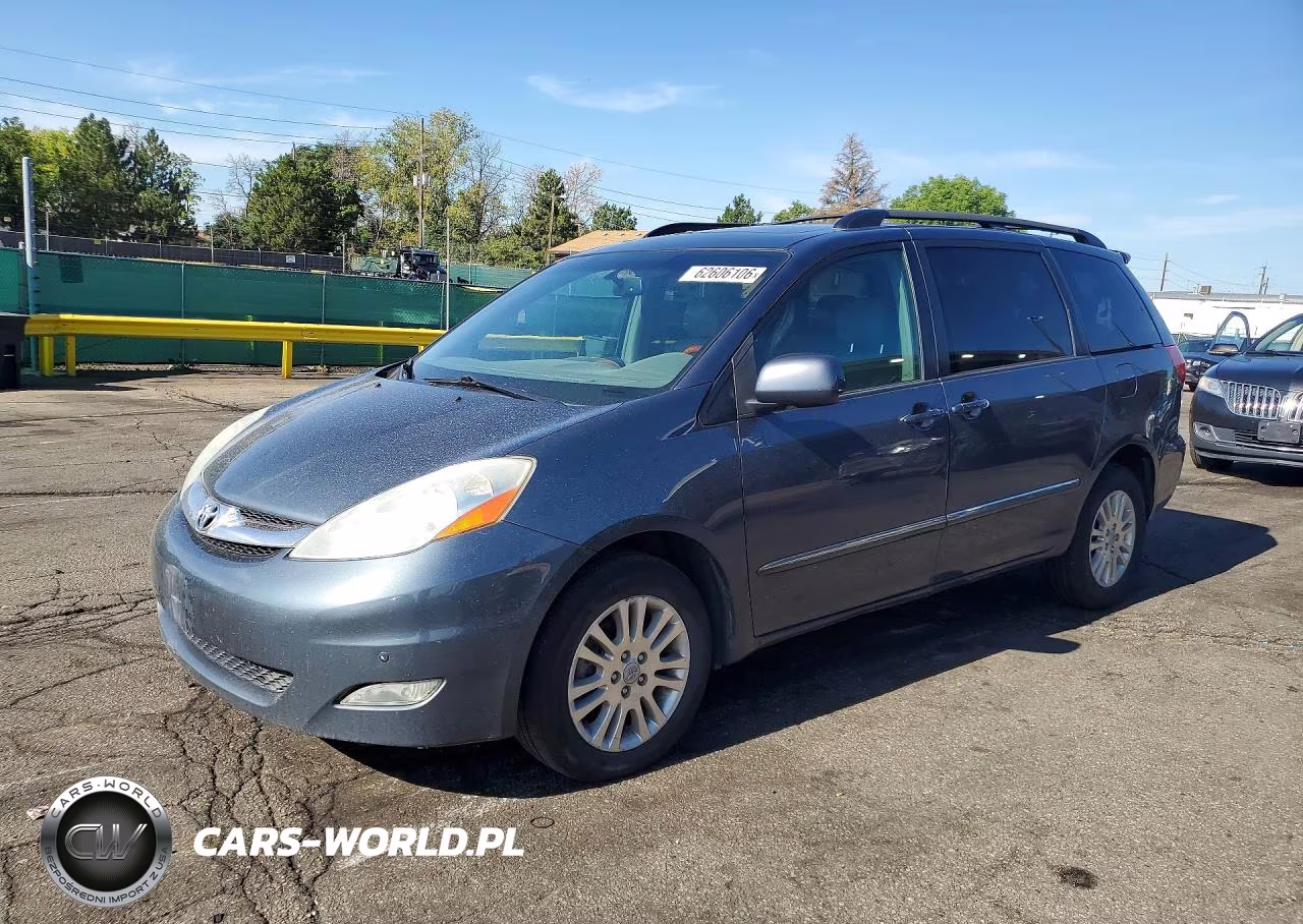 2008 Toyota Sienna – zdjęcie 1 z 13