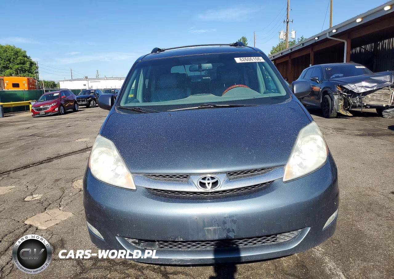 2008 Toyota Sienna VIN:5TDBK22C18S013161 - 5