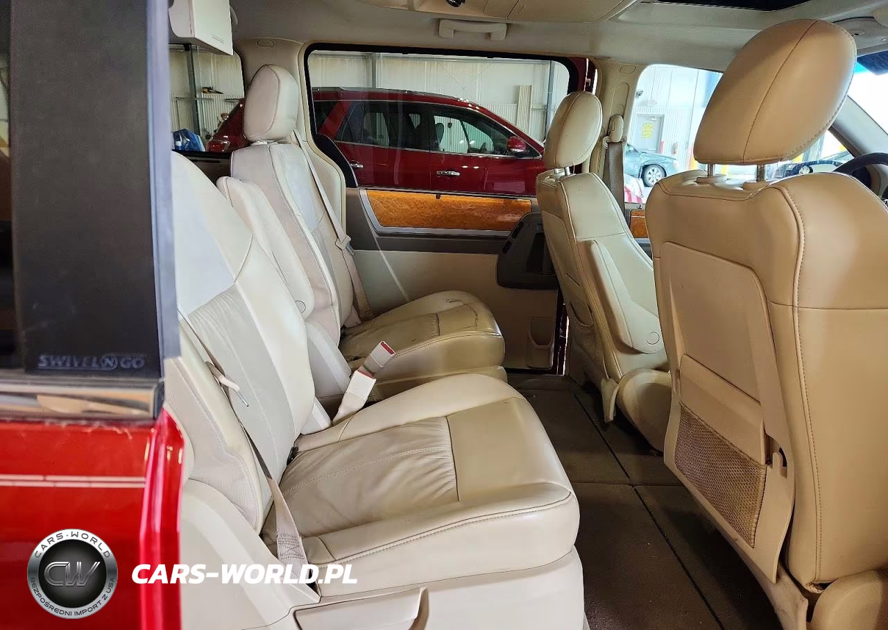 2008 Chrysler Town & Country Limited VIN:2A8HR64X98R134812 - 11