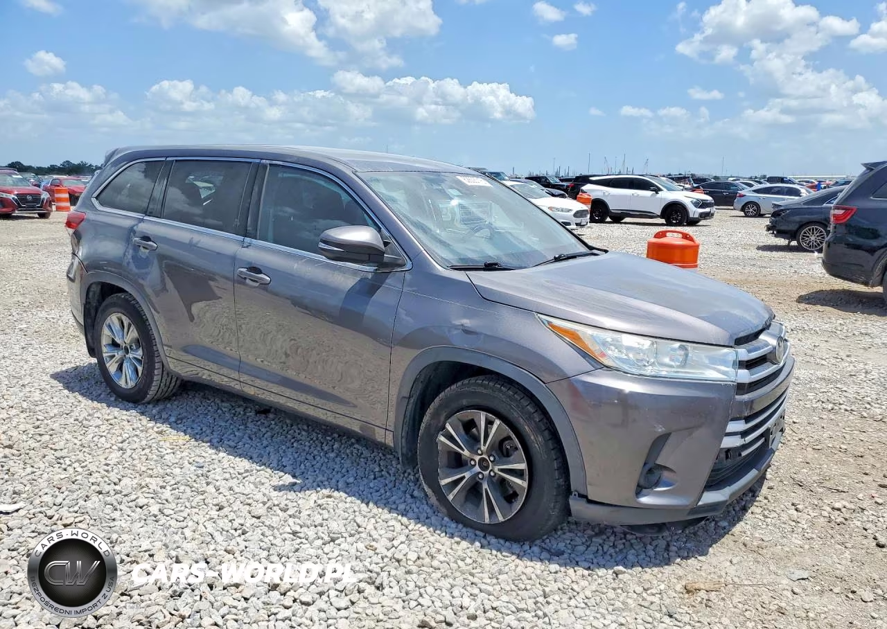2017 Toyota Highlander Le VIN:5TDZARFH4HS025109 - 4