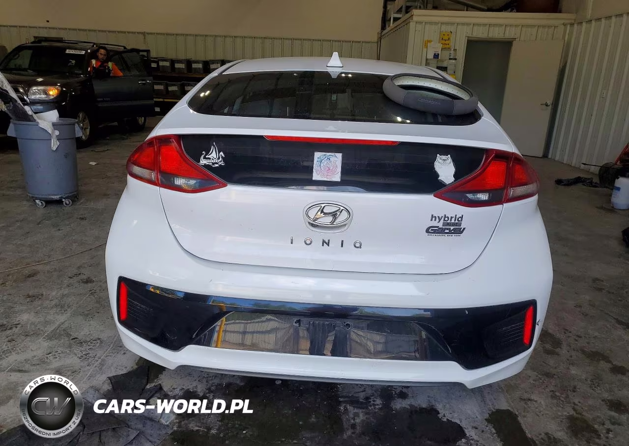 2017 Hyundai Ioniq Blue VIN:KMHC65LC7HU036833 - 6