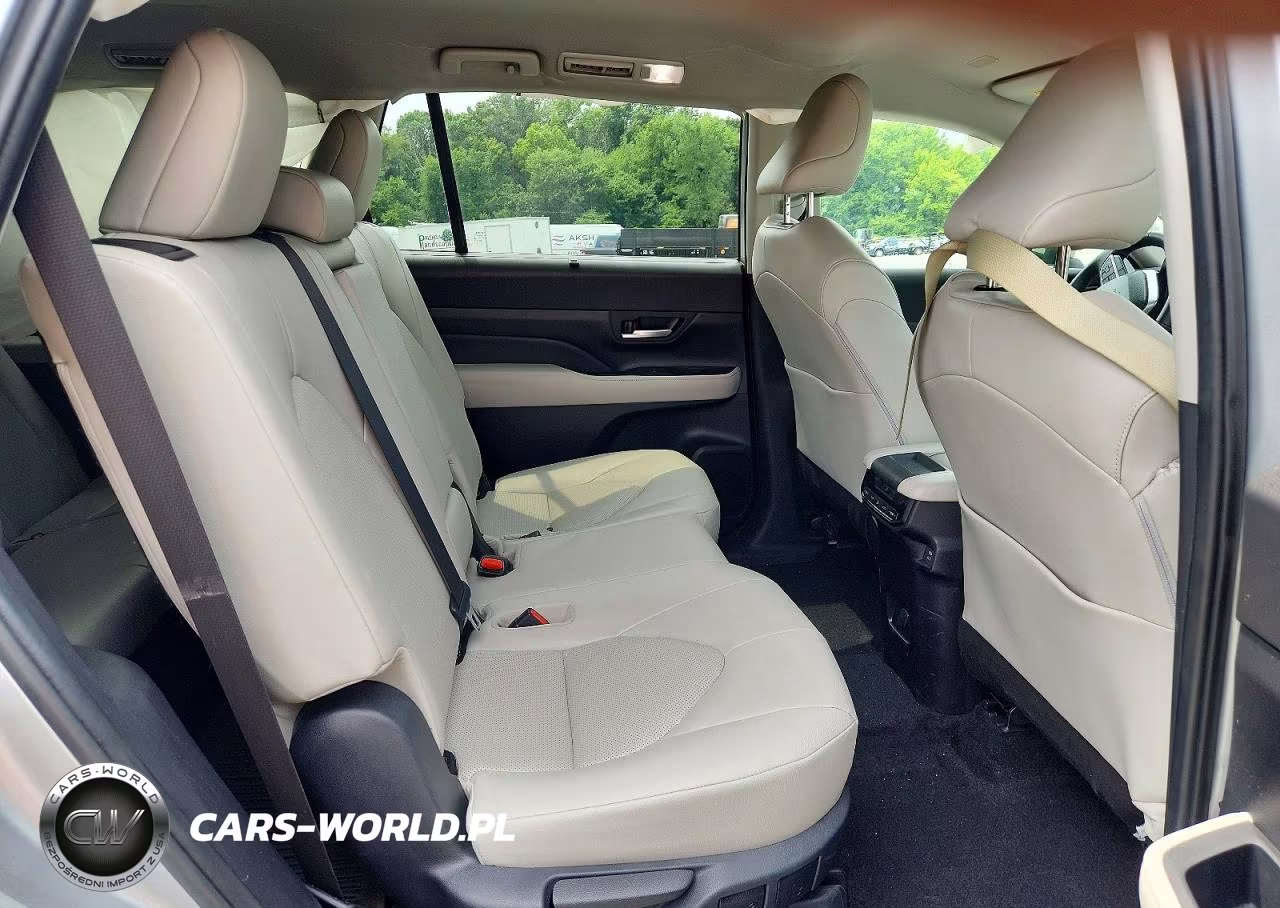 2025 Toyota Grand Highlander Hybrid Xle VIN:5TDACAB52SS052837 - 11