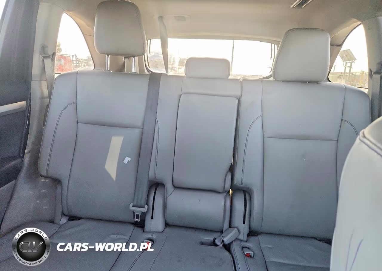 2019 Toyota Highlander Xle VIN:5TDJZRFH3KS940661 - 10