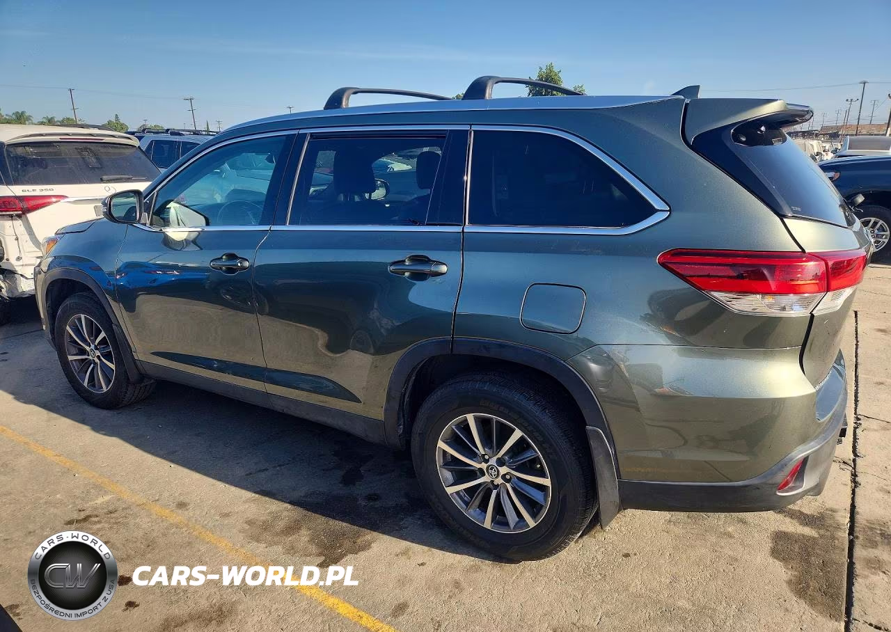 2019 Toyota Highlander Xle VIN:5TDJZRFH3KS940661 - 2