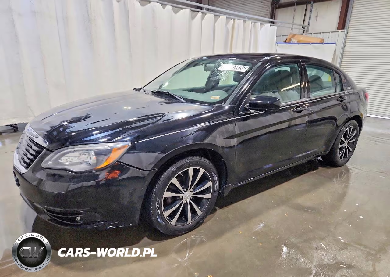 2013 Chrysler 200 Touring – zdjęcie 1 z 12