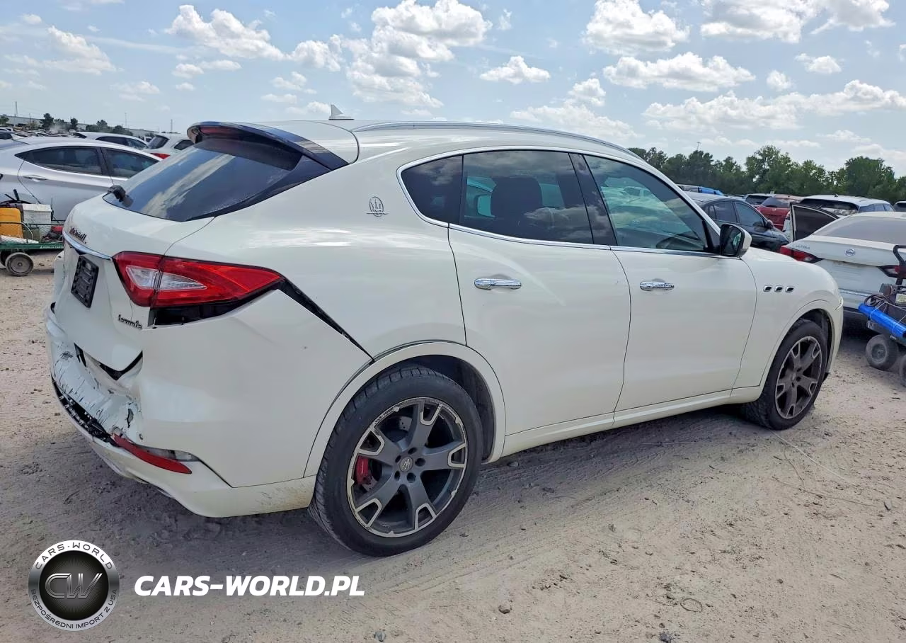 2017 Maserati Levante Luxury VIN:ZN661XUL9HX260659 - 3