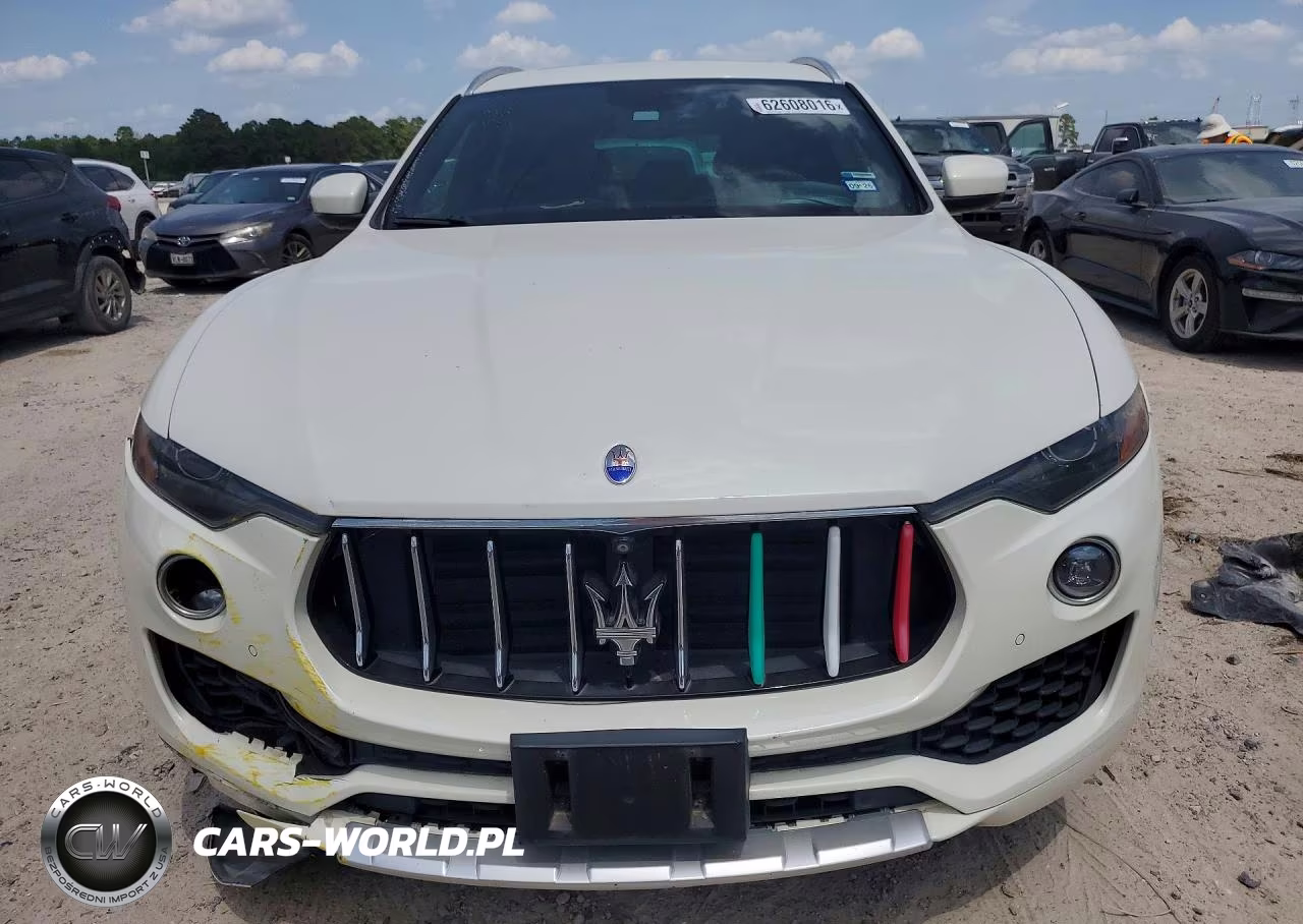 2017 Maserati Levante Luxury VIN:ZN661XUL9HX260659 - 5