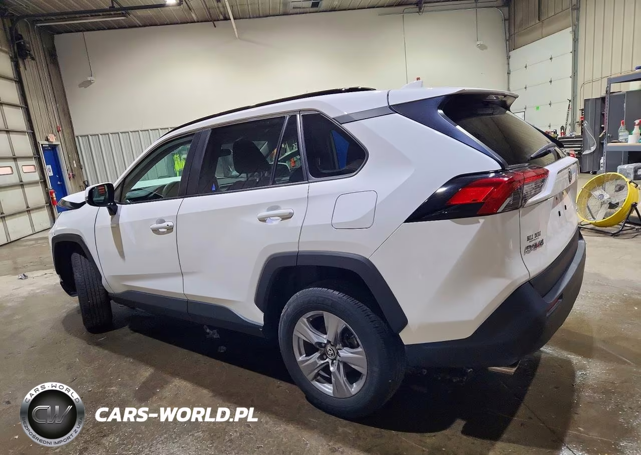 2024 Toyota Rav4 Xle VIN:2T3P1RFV9RC476373 - 2