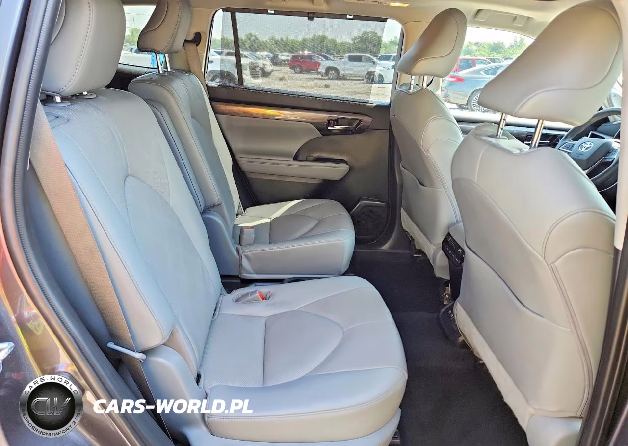 2021 Toyota Highlander Platinum VIN:5TDFZRBH4MS147514 - 11