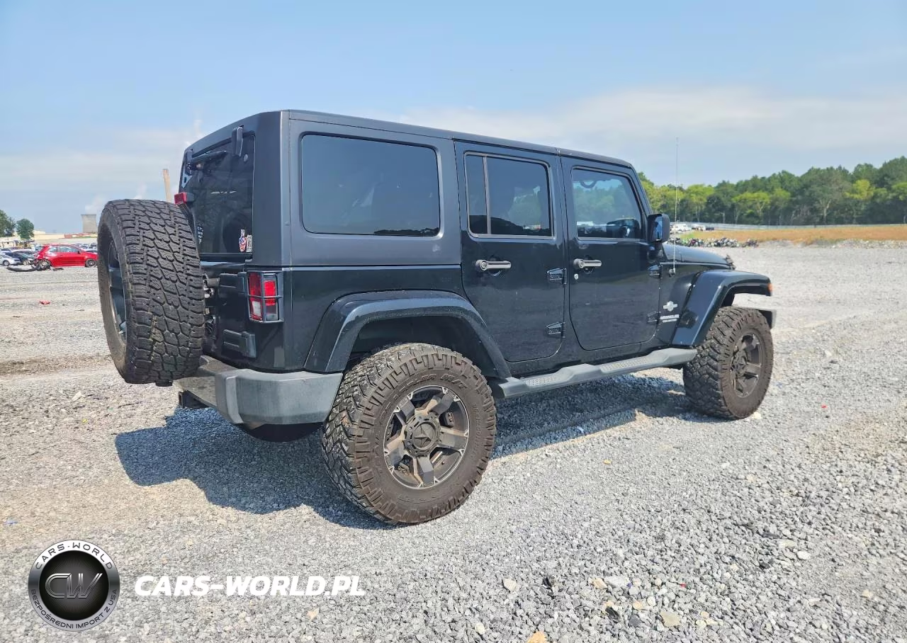 2014 Jeep Wrangler Unlimited Sport VIN:1C4BJWDG0EL218154 - 3