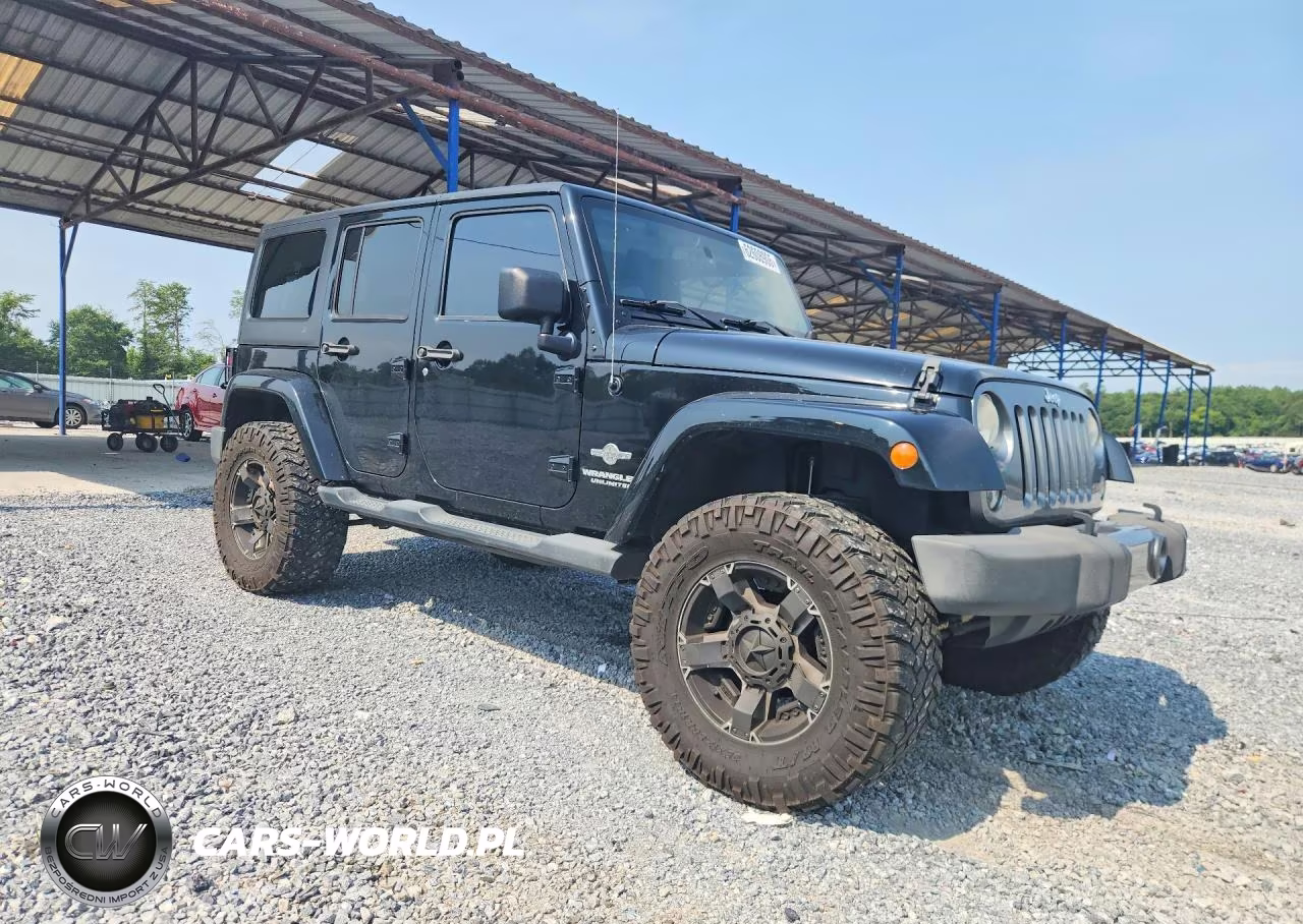 2014 Jeep Wrangler Unlimited Sport VIN:1C4BJWDG0EL218154 - 4