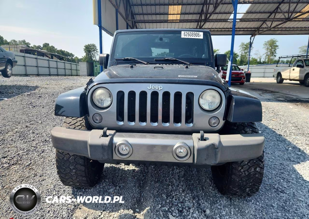 2014 Jeep Wrangler Unlimited Sport VIN:1C4BJWDG0EL218154 - 5