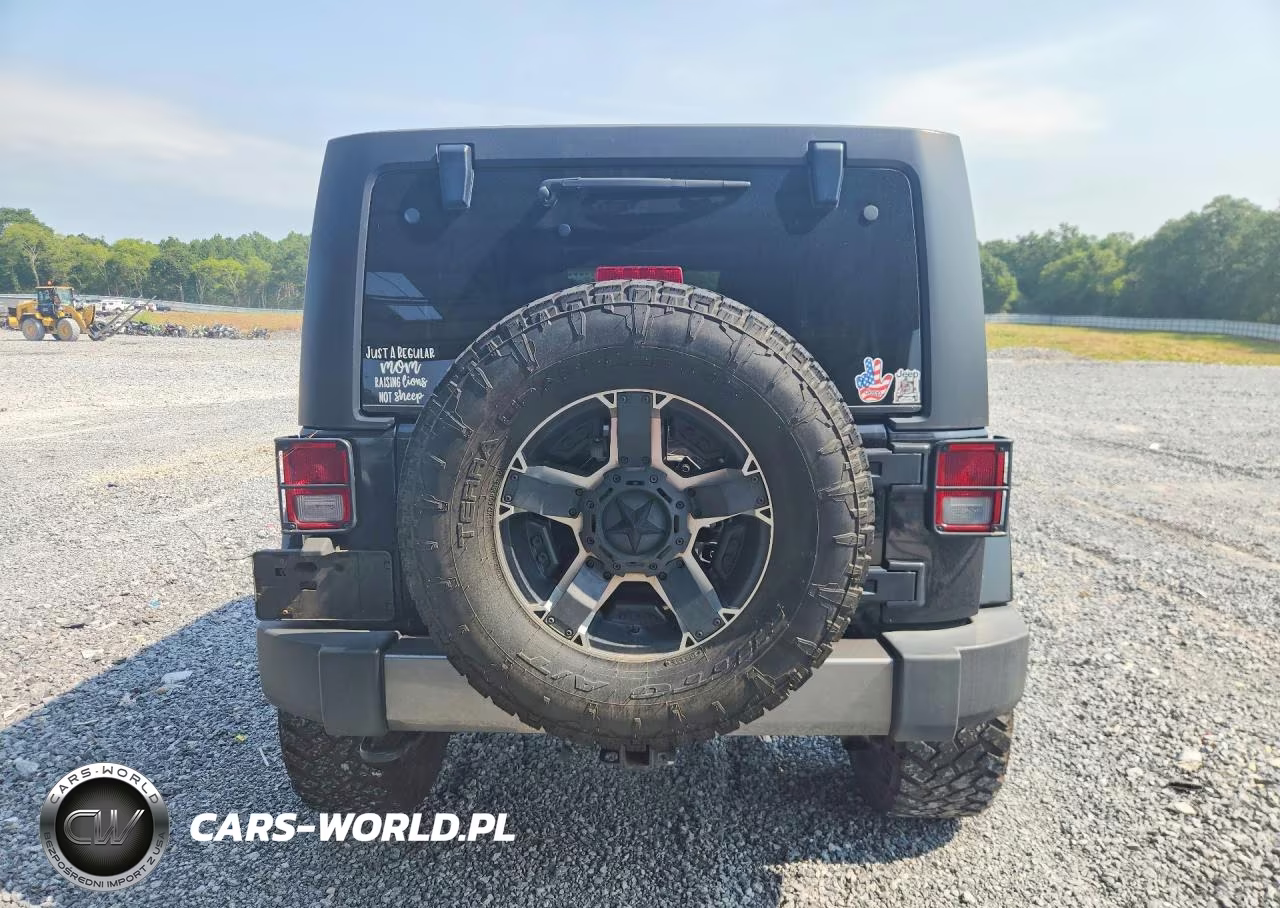2014 Jeep Wrangler Unlimited Sport VIN:1C4BJWDG0EL218154 - 6