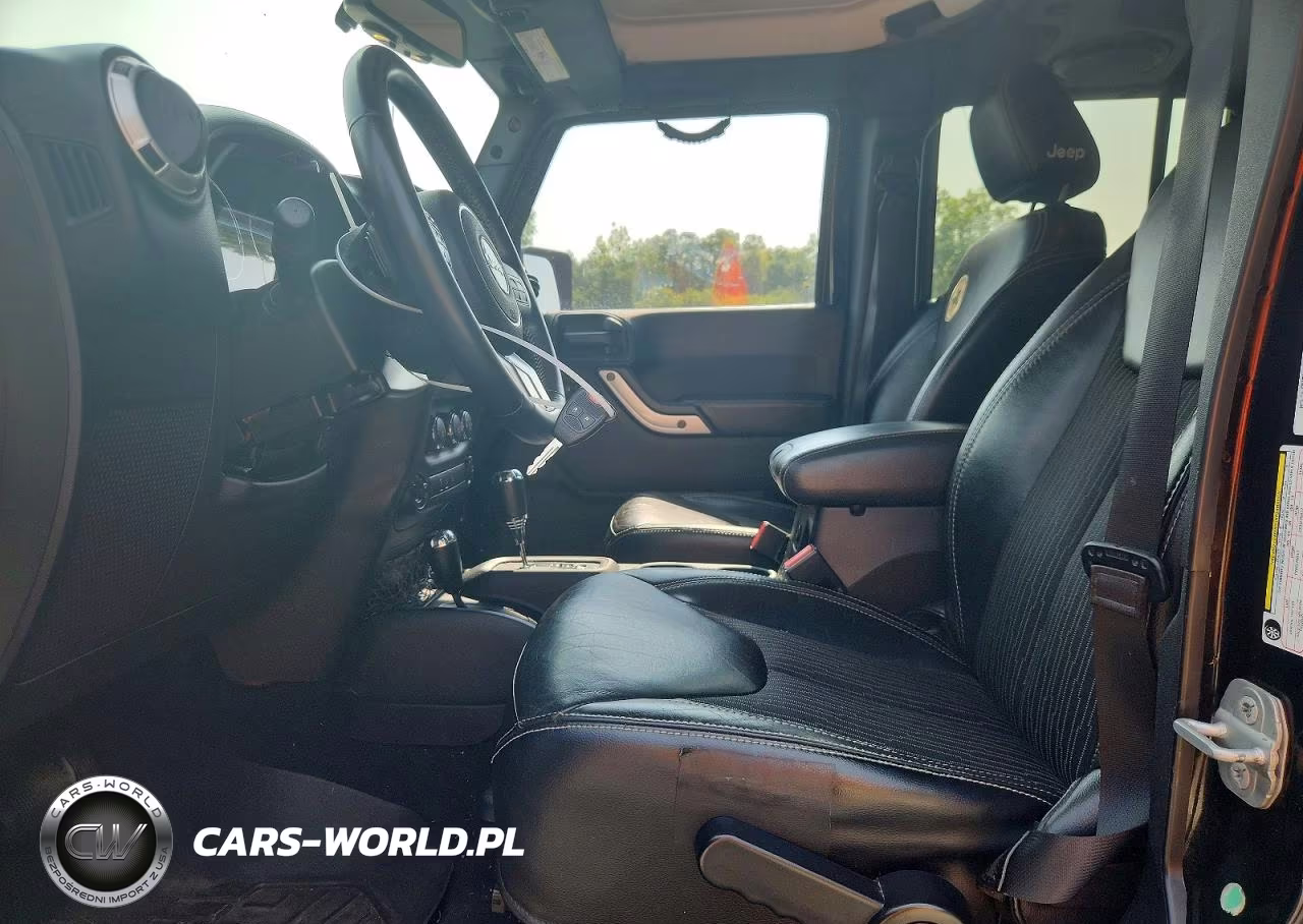 2014 Jeep Wrangler Unlimited Sport VIN:1C4BJWDG0EL218154 - 7