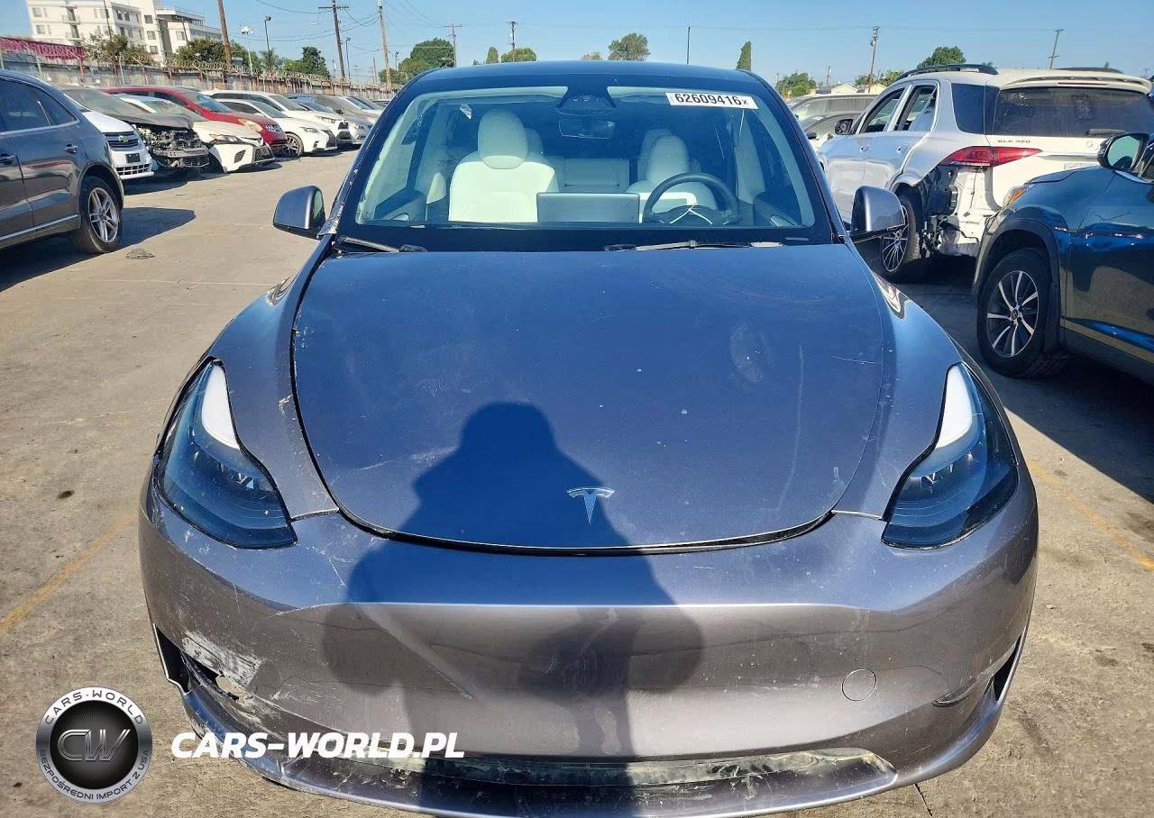 2025 Tesla Model Y VIN:7SAYGDEE7SF240633 - 5