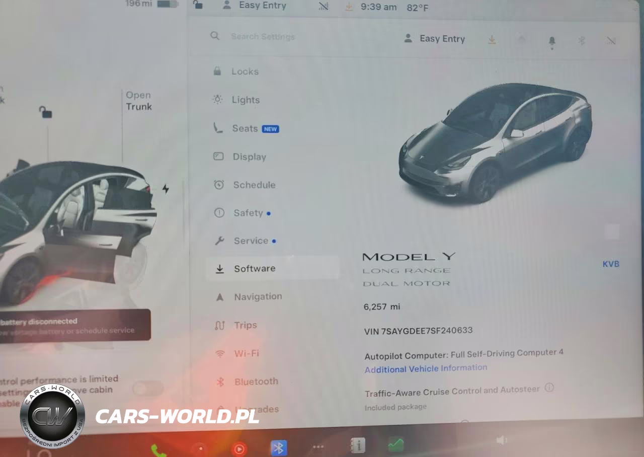 2025 Tesla Model Y VIN:7SAYGDEE7SF240633 - 9