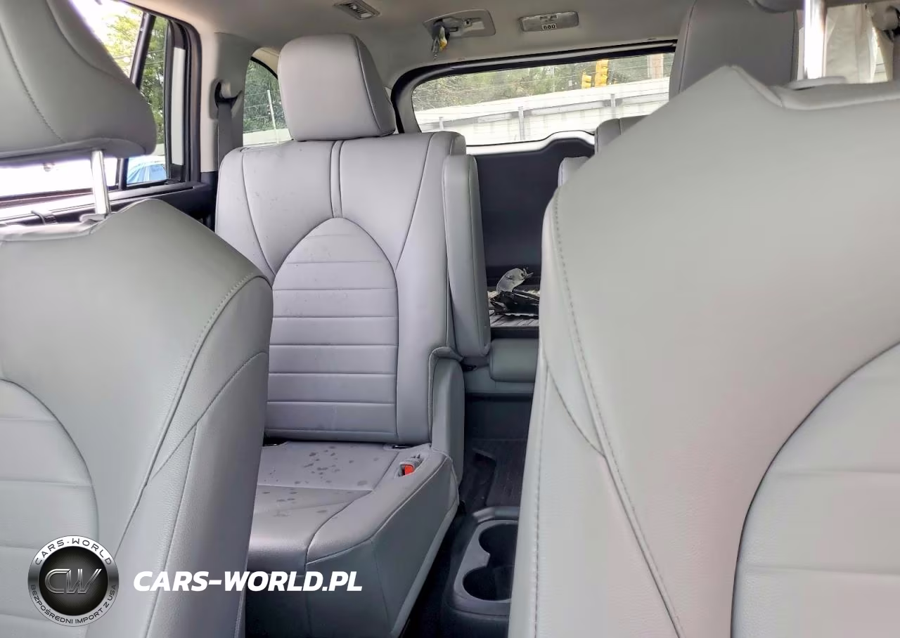 2024 Toyota Highlander Xle VIN:5TDKDRBH6RS565450 - 10