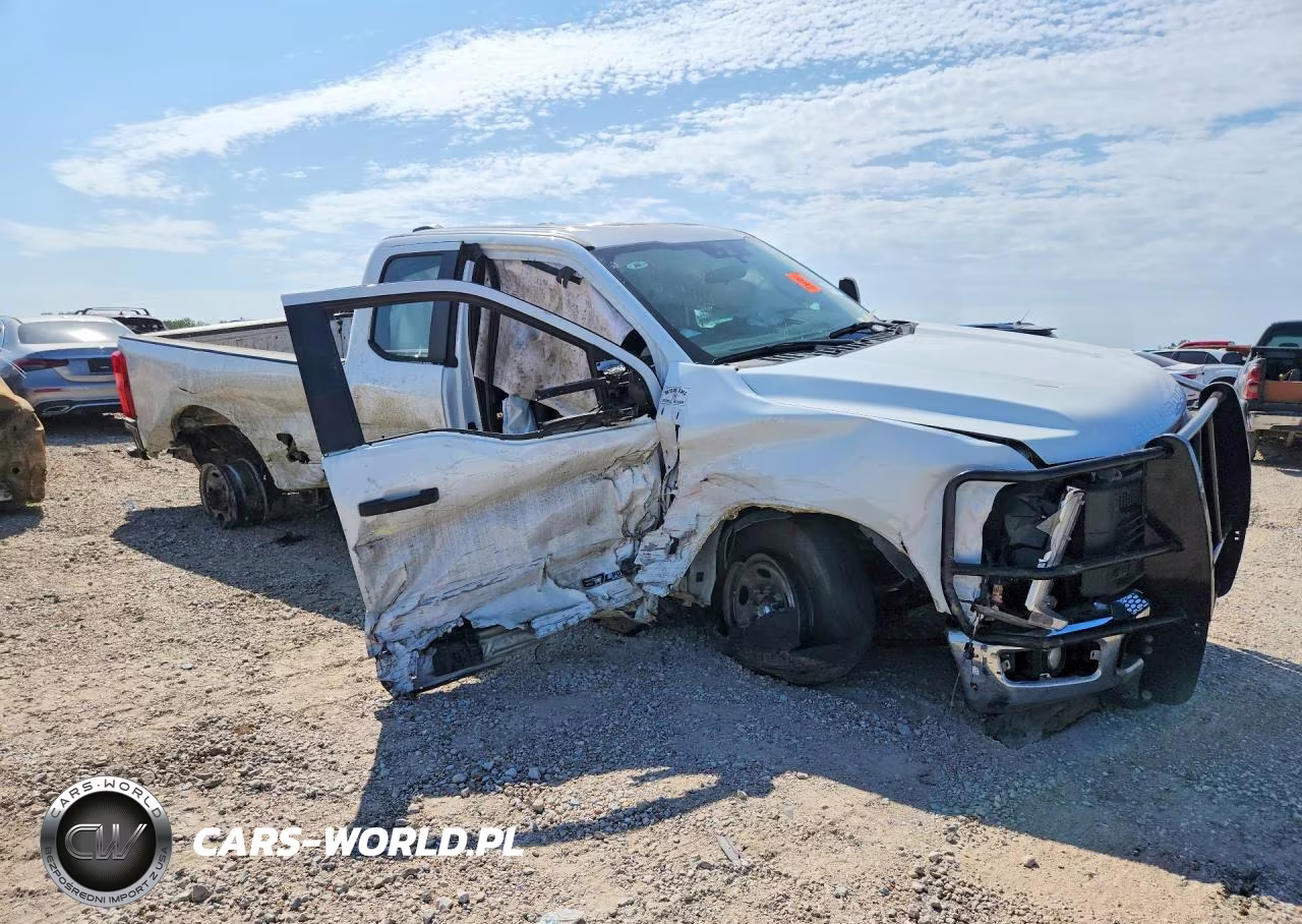 2024 Ford F350 Super Duty VIN:1FT8X3AT1REF37646 - 4