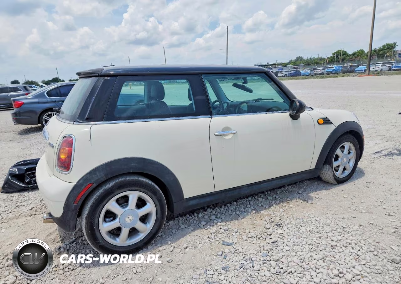 2008 Mini Cooper VIN:WMWMF33578TT66280 - 3