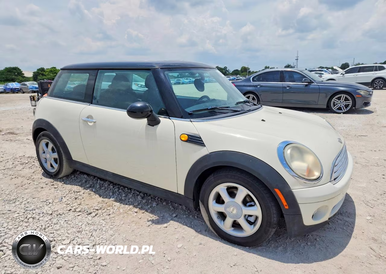 2008 Mini Cooper VIN:WMWMF33578TT66280 - 4