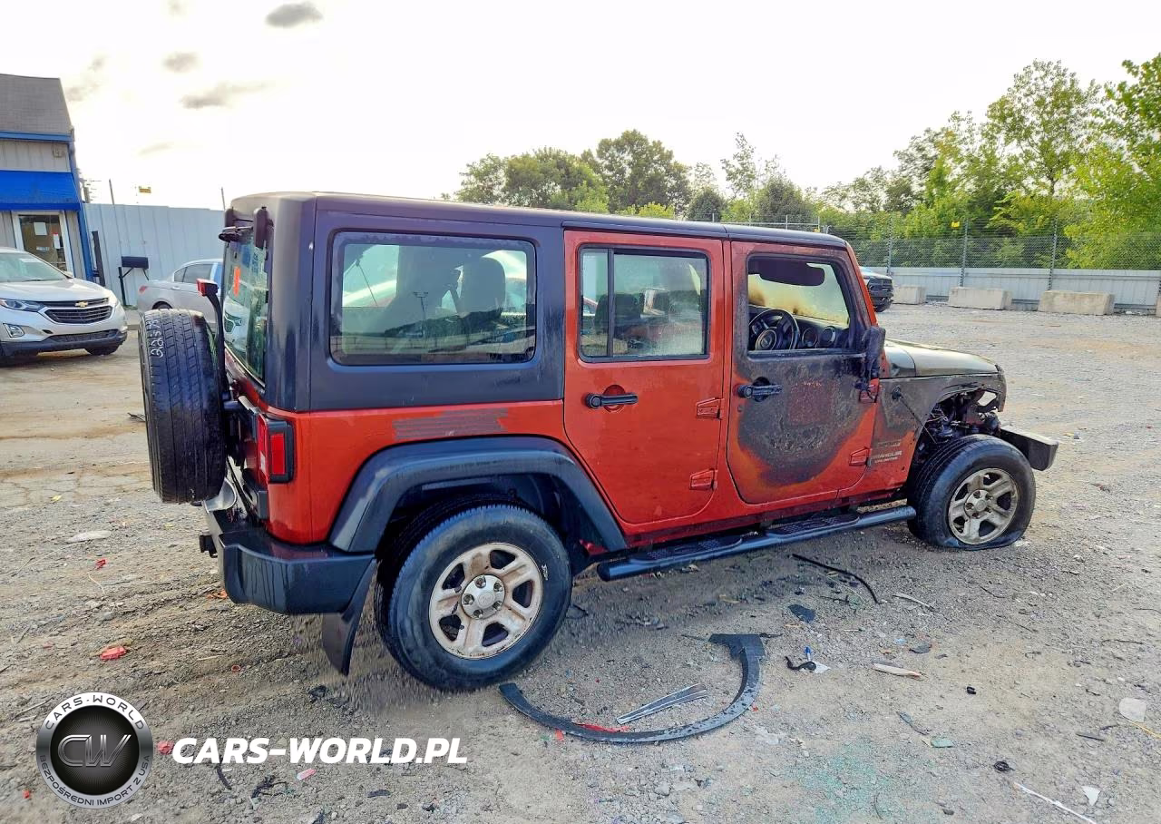 2014 Jeep Wrangler Unlimited Sport VIN:1C4BJWKG0EL257037 - 3