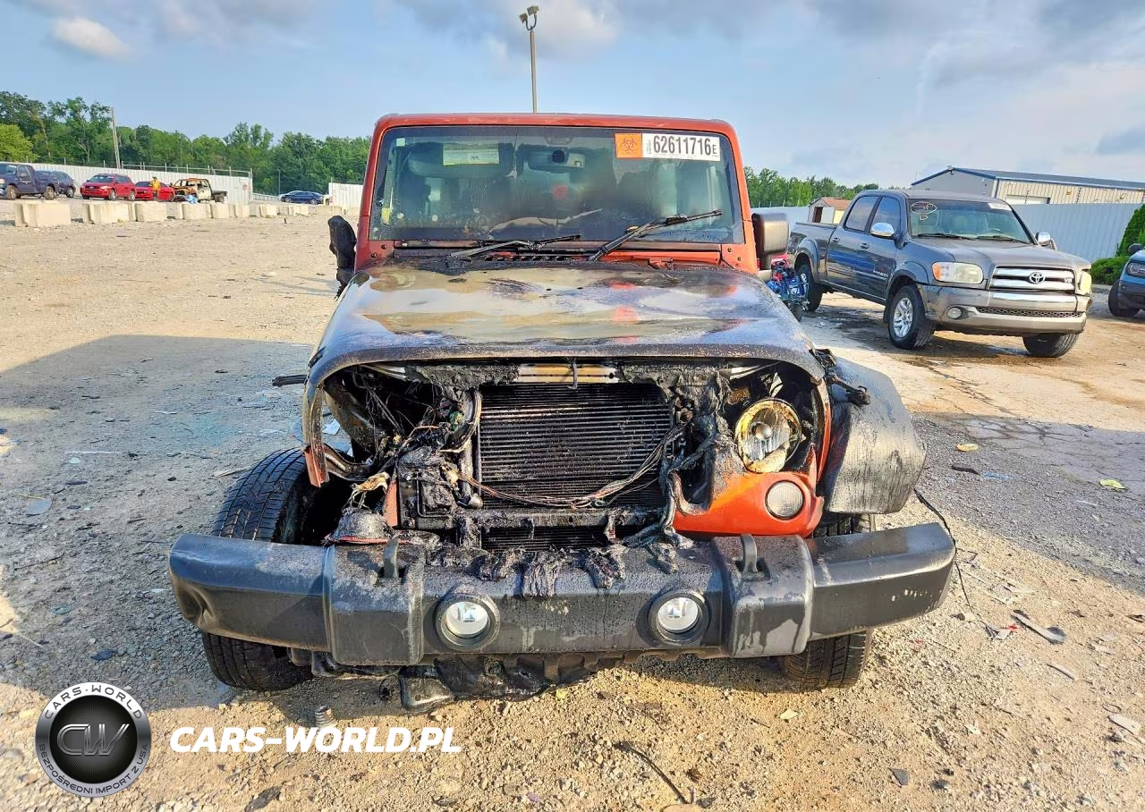 2014 Jeep Wrangler Unlimited Sport VIN:1C4BJWKG0EL257037 - 5