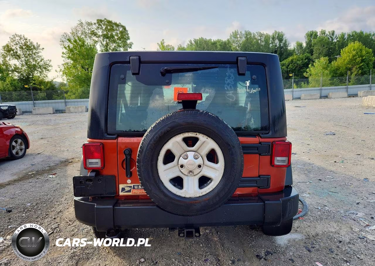2014 Jeep Wrangler Unlimited Sport VIN:1C4BJWKG0EL257037 - 6