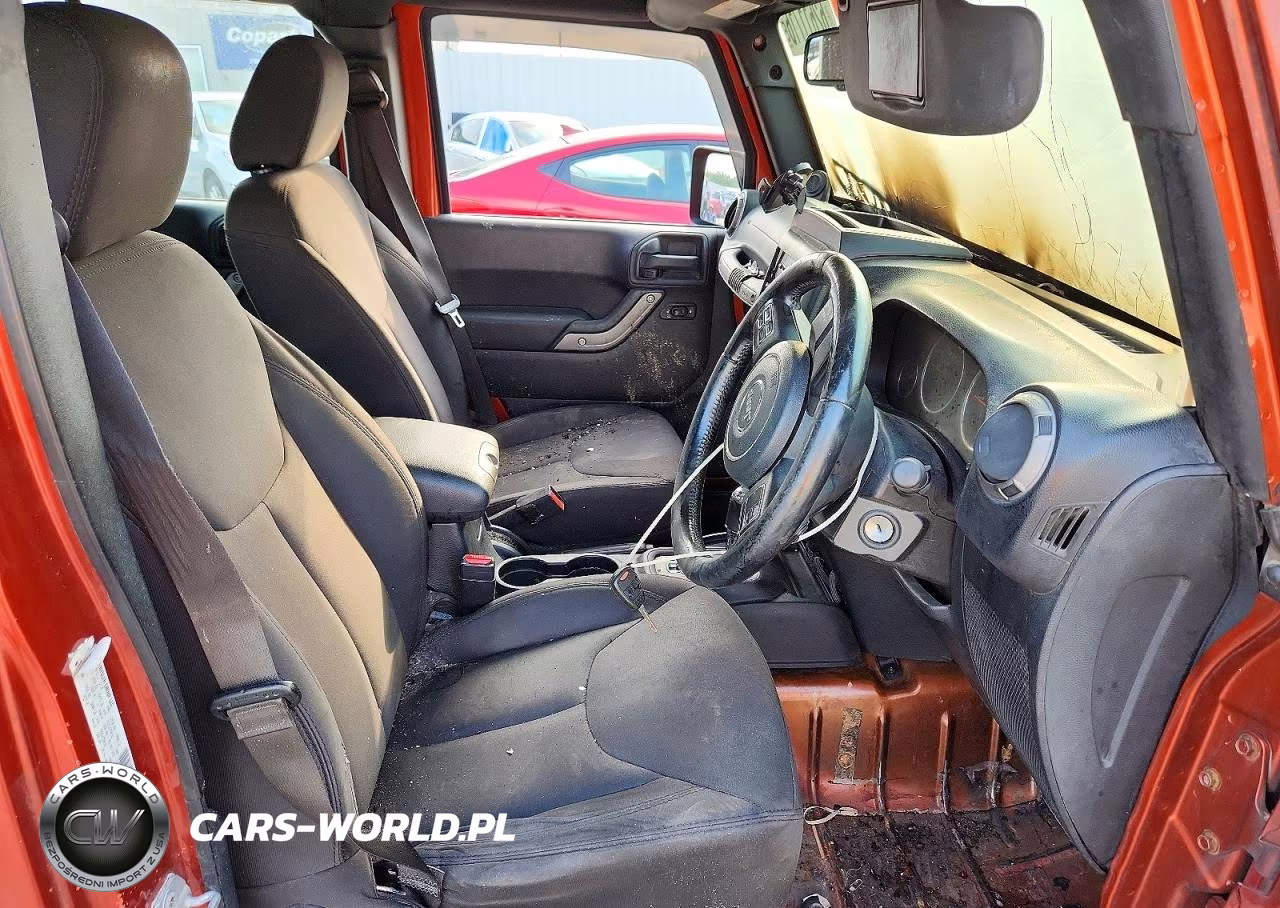 2014 Jeep Wrangler Unlimited Sport VIN:1C4BJWKG0EL257037 - 7