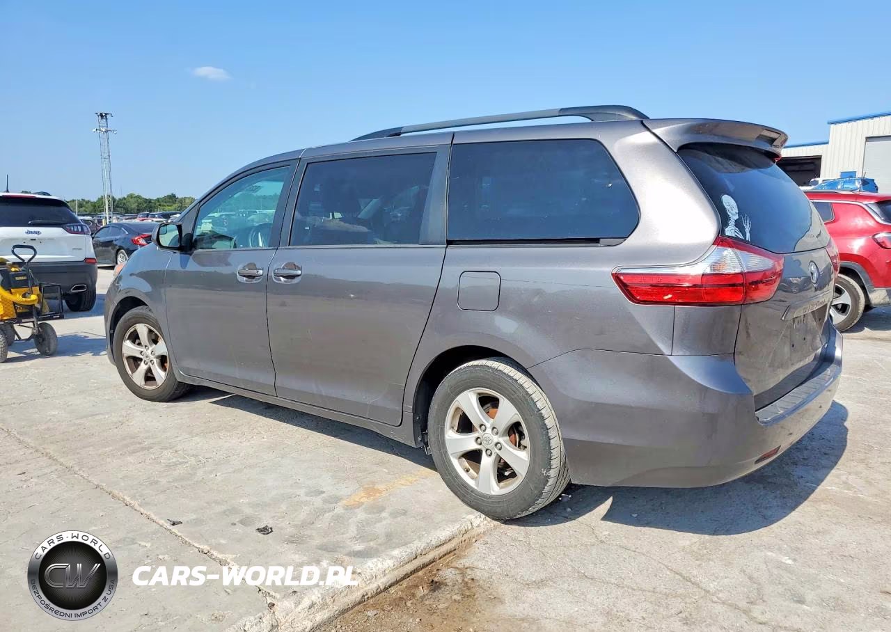 2017 Toyota Sienna Le VIN:5TDKZ3DC2HS792097 - 2