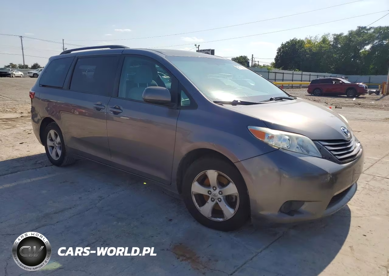 2017 Toyota Sienna Le VIN:5TDKZ3DC2HS792097 - 4